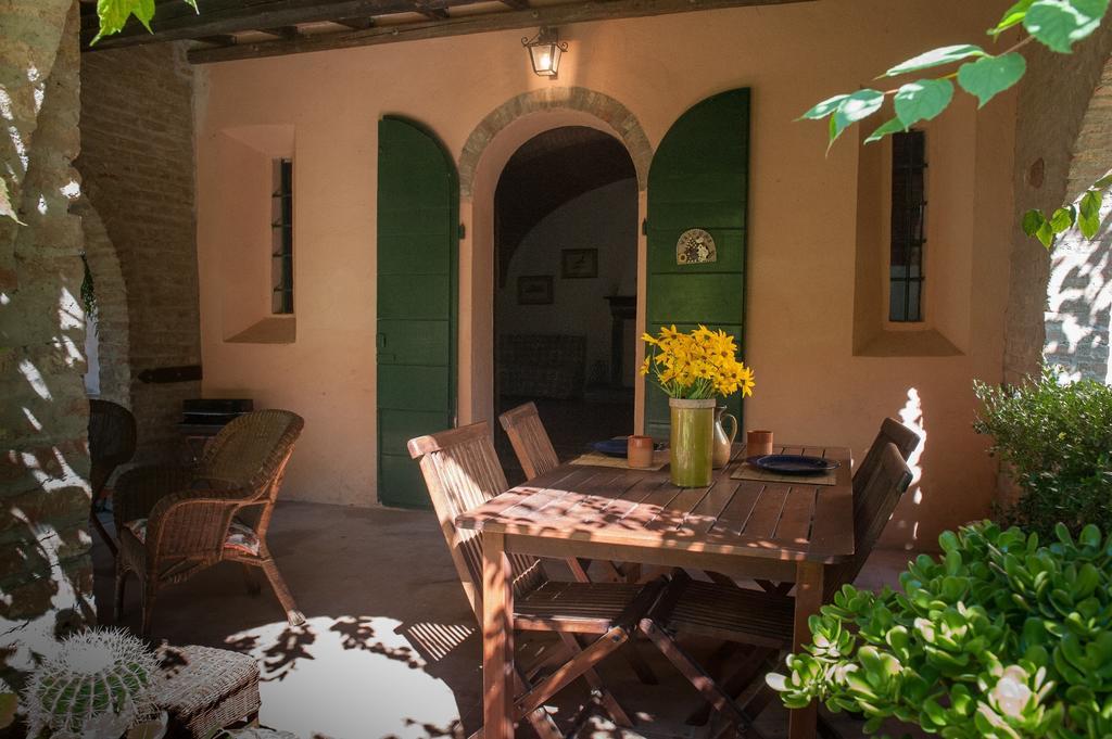 Fioralice Pensionat Fauglia Rum bild